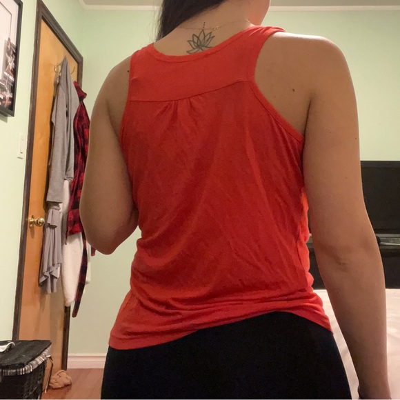 Flowy Tank - Picture 2 of 6